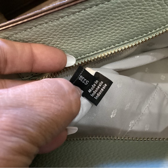 Kate Spade NWT sea foam green pebbled leather tote with bow tie tassel on front - Picture 10 of 15